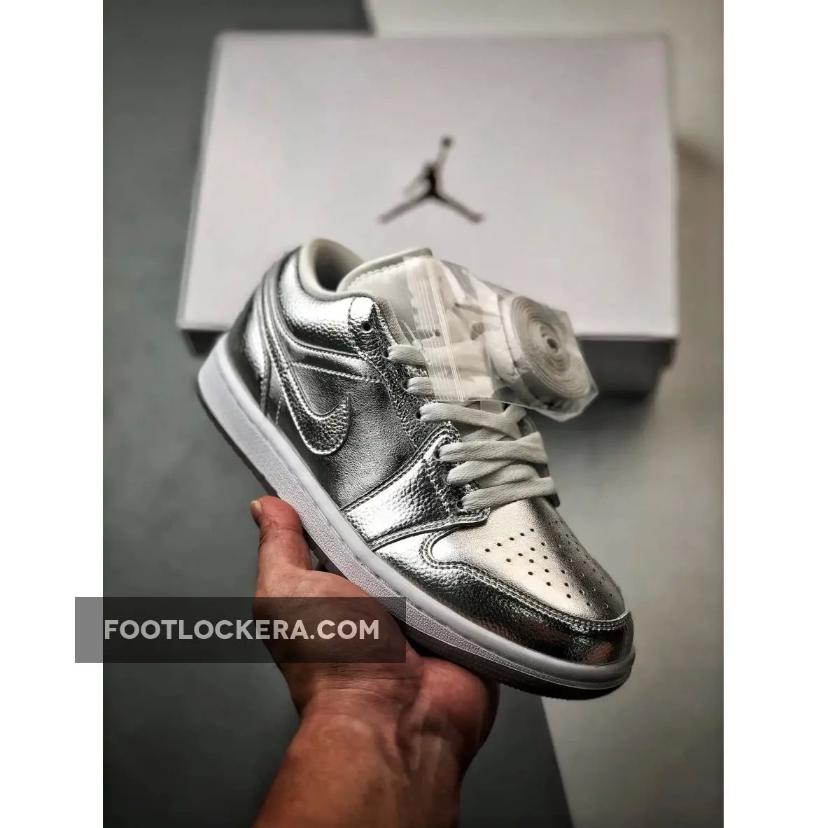 Air Jordan 1 Low SE Metallic Silver/Photon Dust